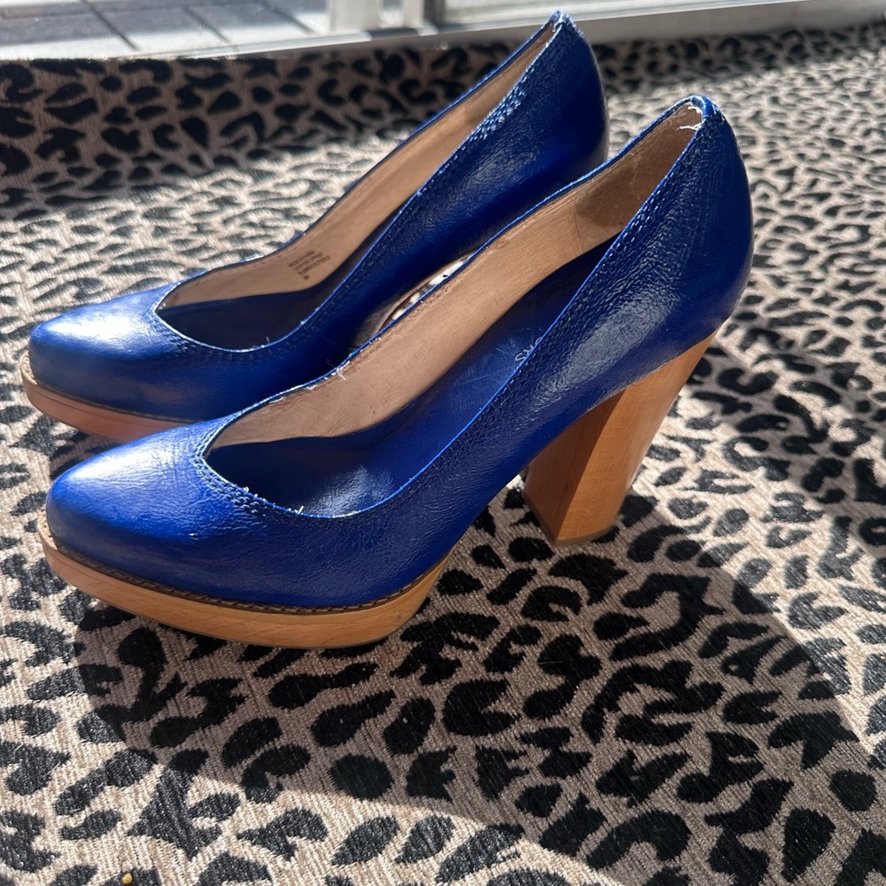 Royal blue Michael Kors platform leather heels - Picture 4 of 7